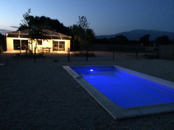Terrace/patio - Villa with private pool in the countryside near the village (Mazan)