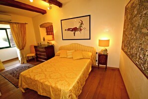 2 bedrooms, iron/ironing board, free WiFi, bed sheets - the best place to visit Genoa (Genova)