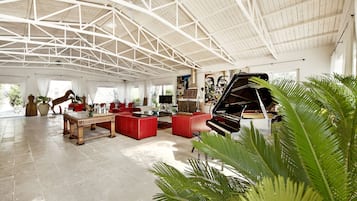 Hall