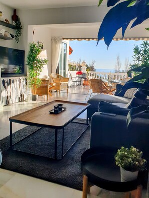 Smart TV, fireplace, books - Beautiful Town House by the Sea (Benalmadena)