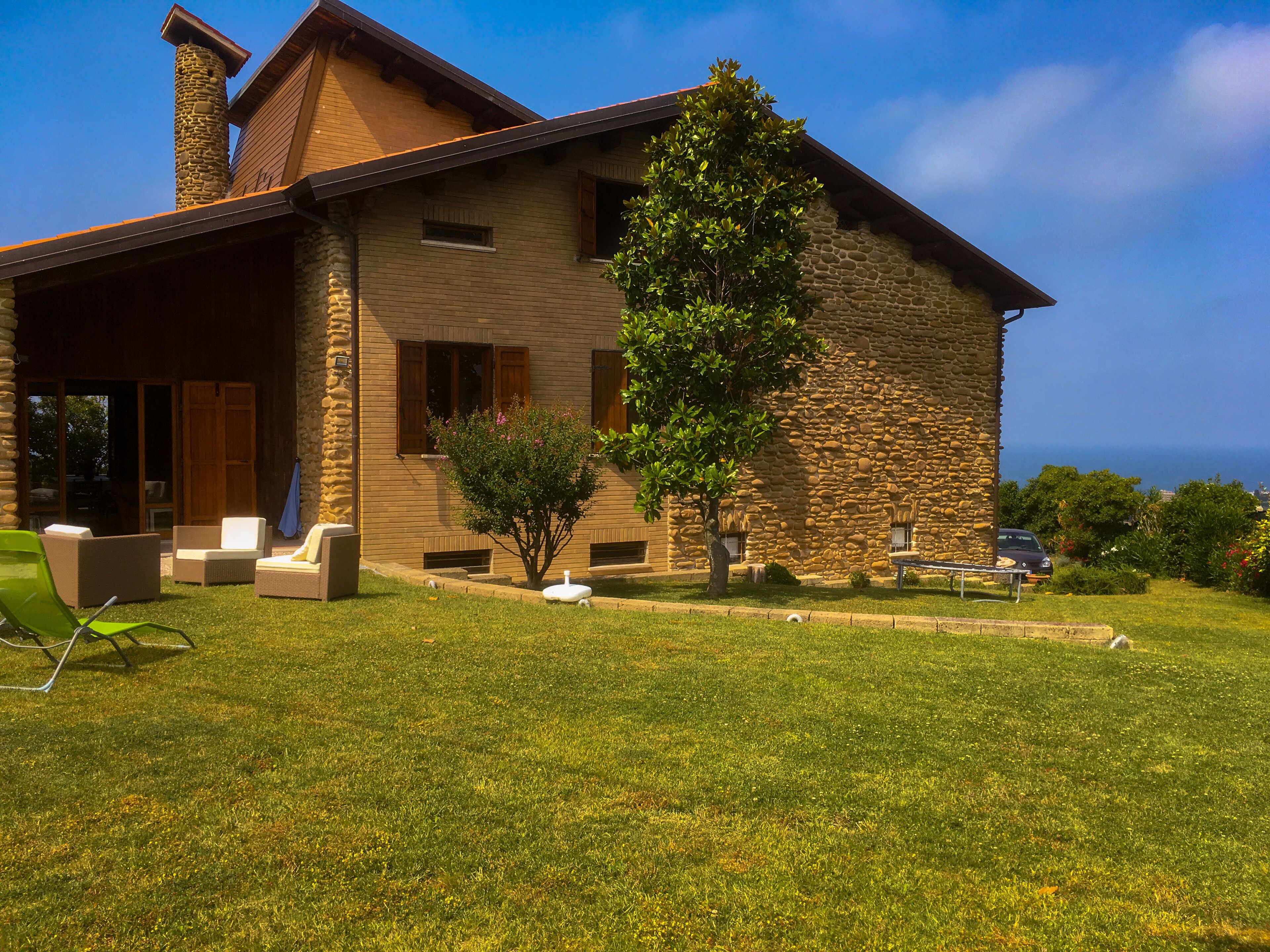 Seaview cottage on hill top