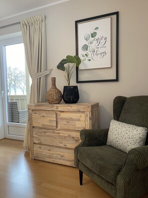 Interior - Sunny, spacious & fully equipped, castle views, close to lake/beach, restaurants (Schwangau)