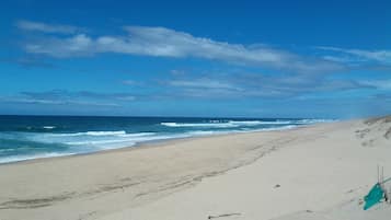 Una playa cerca