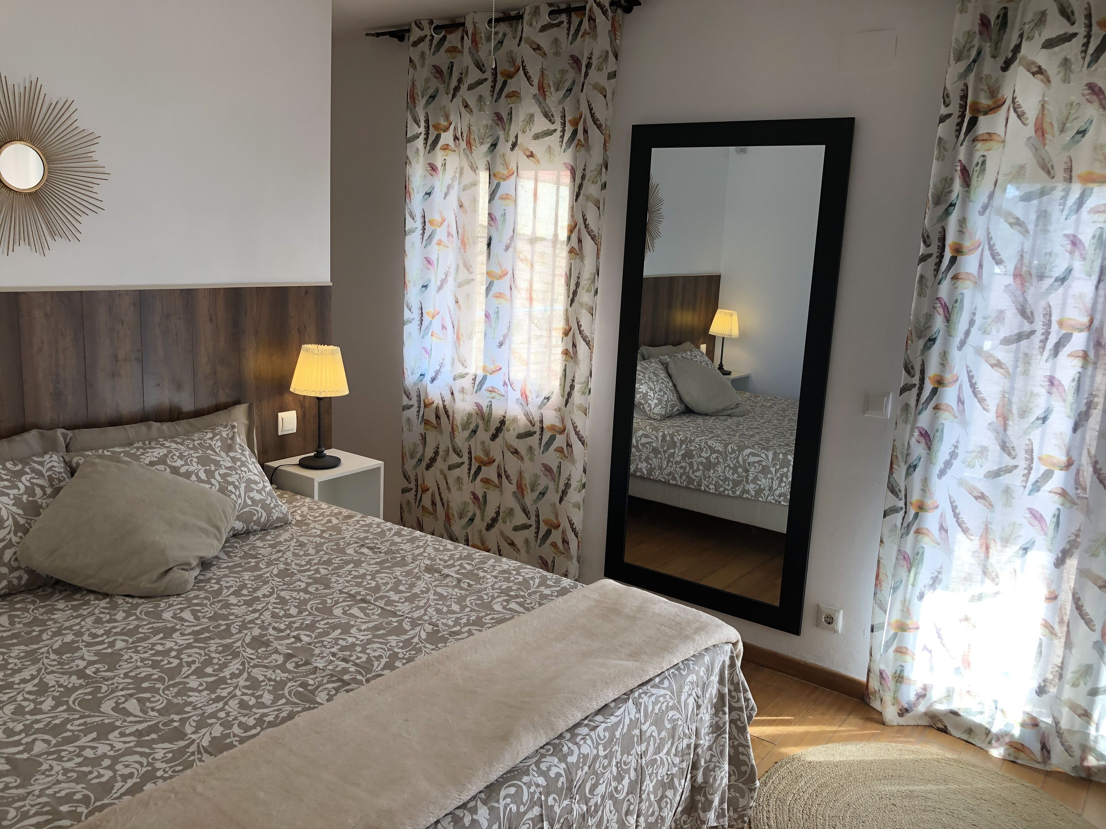 5 camere, una cassaforte in camera, ferro/asse da stiro