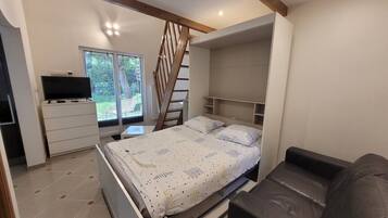 1 Schlafzimmer, BĂŒgeleisen/BĂŒgelbrett, kostenloses WLAN, BettwĂ€sche