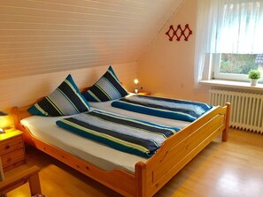 2 bedrooms, travel cot