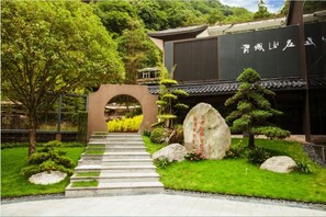 Unclassified image, 5 of 80, button - Qingcheng Country Villa (Dujiangyan)