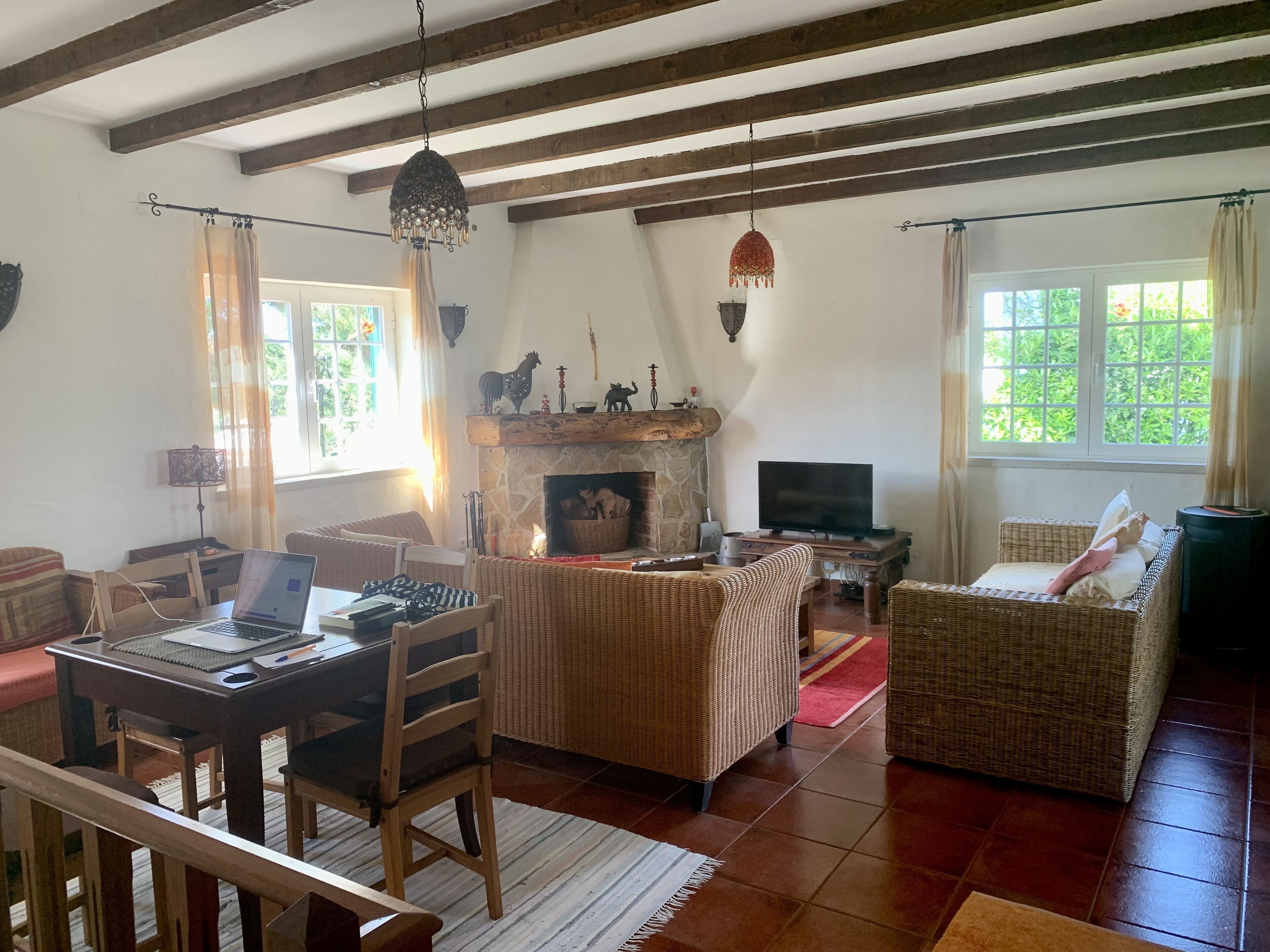 Smart TV, fireplace, stereo