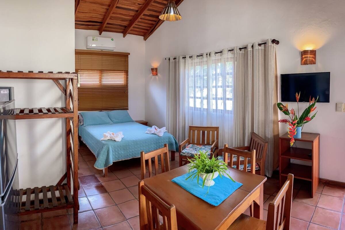 Studio Superior, dapur, pemandangan laut (Beach Front) | Wi-Fi gratis dan seprai linen