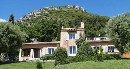 Villa Aurabelle, provenzialische Villa mit Garten und Pool in Vence,