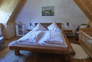 2 Schlafzimmer, Zimmersafe, Bügeleisen/Bügelbrett, WLAN