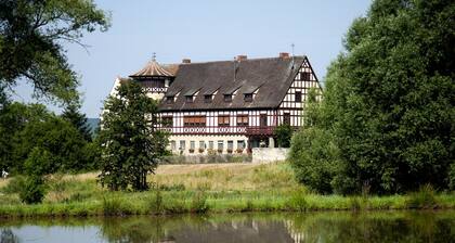 Rittmeister FeWo in the historic manor with swimming pool and sauna