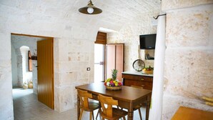 Dining - Masseria Guadiano Vecchio - Casa Forlì (Monopoli)