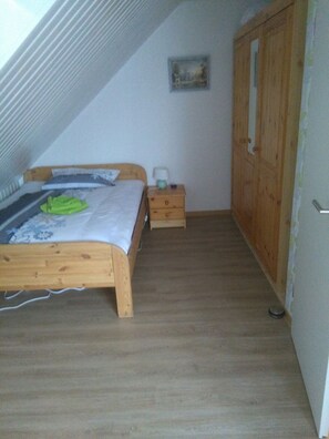 4 Schlafzimmer, Zimmersafe, Bügeleisen/Bügelbrett, Reisekinderbett