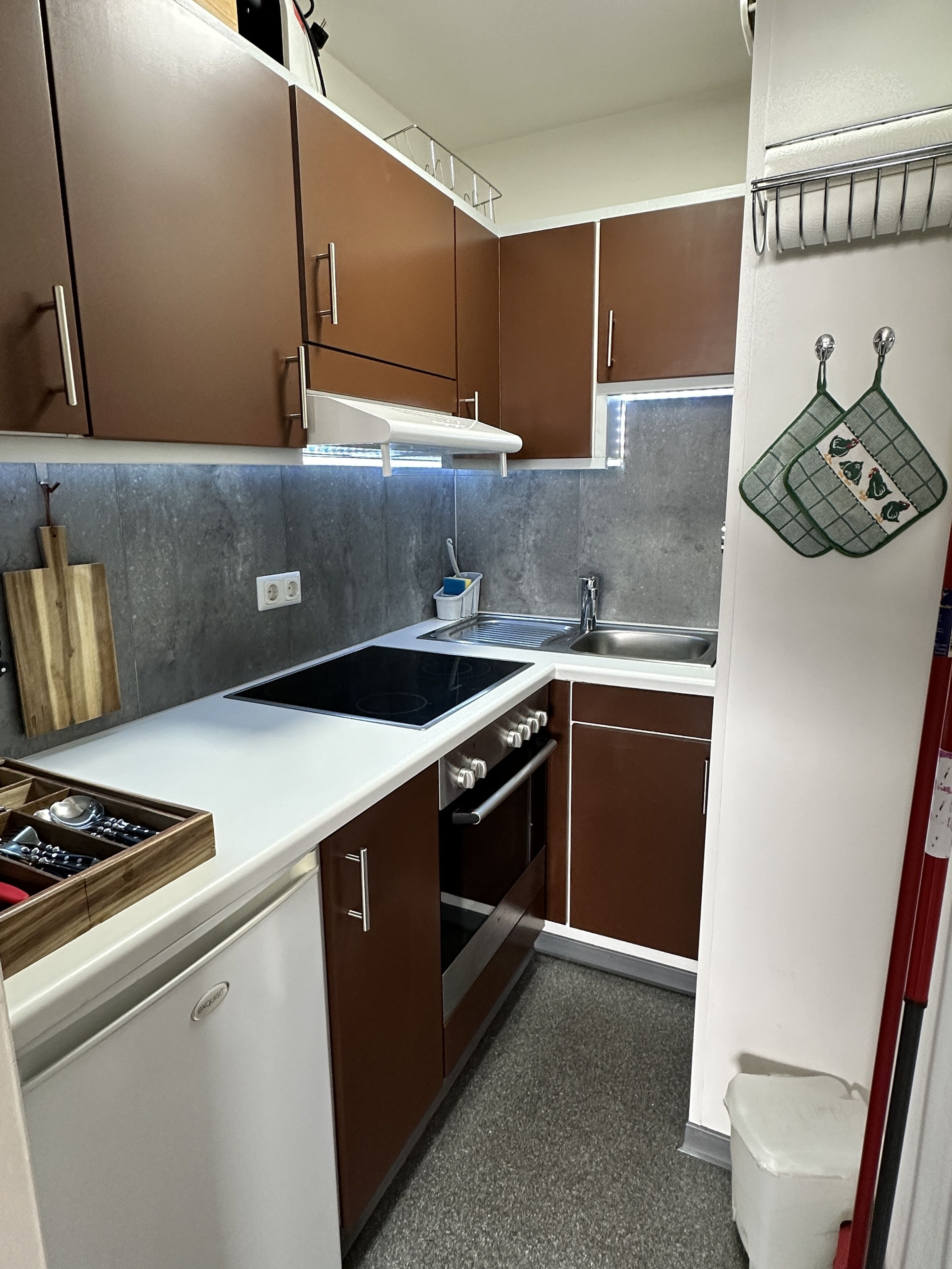 Rural, idyllic, quiet, modern