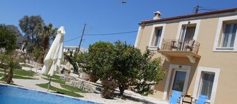 Private paradise with heated pool Peace, comfort. Goddess and large garden