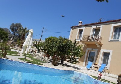 Private paradise with heated pool Peace, comfort. Goddess and large garden