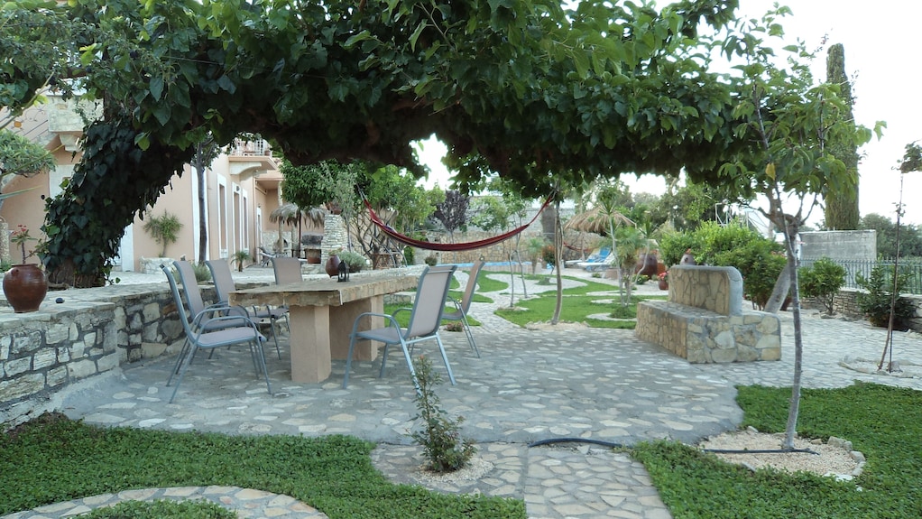 Die ultimative Outdoor Dusche: Ihr persönliches Paradies im Freien () Die ultimative Outdoor Dusche: Ihr persönliches Paradies im Freien