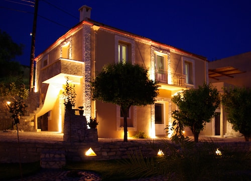 Privates Paradies mit beheiztem Pool     Ruhe, Komfort. Göttin und großer Garten