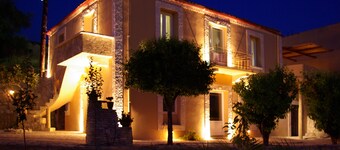 Private paradise with heated pool Peace, comfort. Goddess and large garden