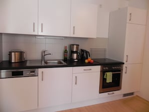 Frigorífic, forn, placa de cuina i rentaplats