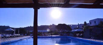 AFRODITE VILLA ON THE SEA (Private pool & beach)