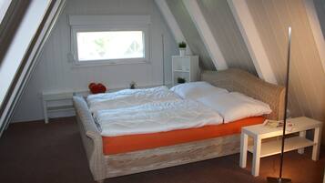 3 slaapkamers, reisbedje