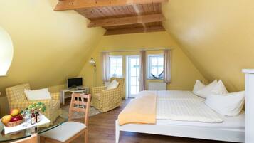 1 bedroom, in-room safe, WiFi, bed sheets
