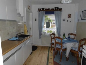 Réfrigérateur, micro-ondes, four, lave-vaisselle