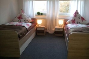 2 Schlafzimmer, Bügeleisen/Bügelbrett, Internetzugang, Bettwäsche