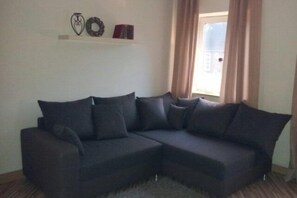 TV, libri, impianto stereo