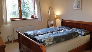 3 dormitoris, planxa i posts de planxar, wifi gratuïta i roba de llit