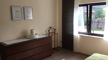 1 chambre, fer et planche Ă repasser, Wi-Fi gratuit, draps fournis