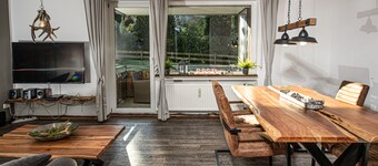 Moderne lejlighed med alpin chalet-karakter