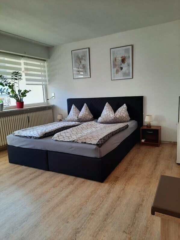 1 bedroom, iron/ironing board, travel cot, free WiFi