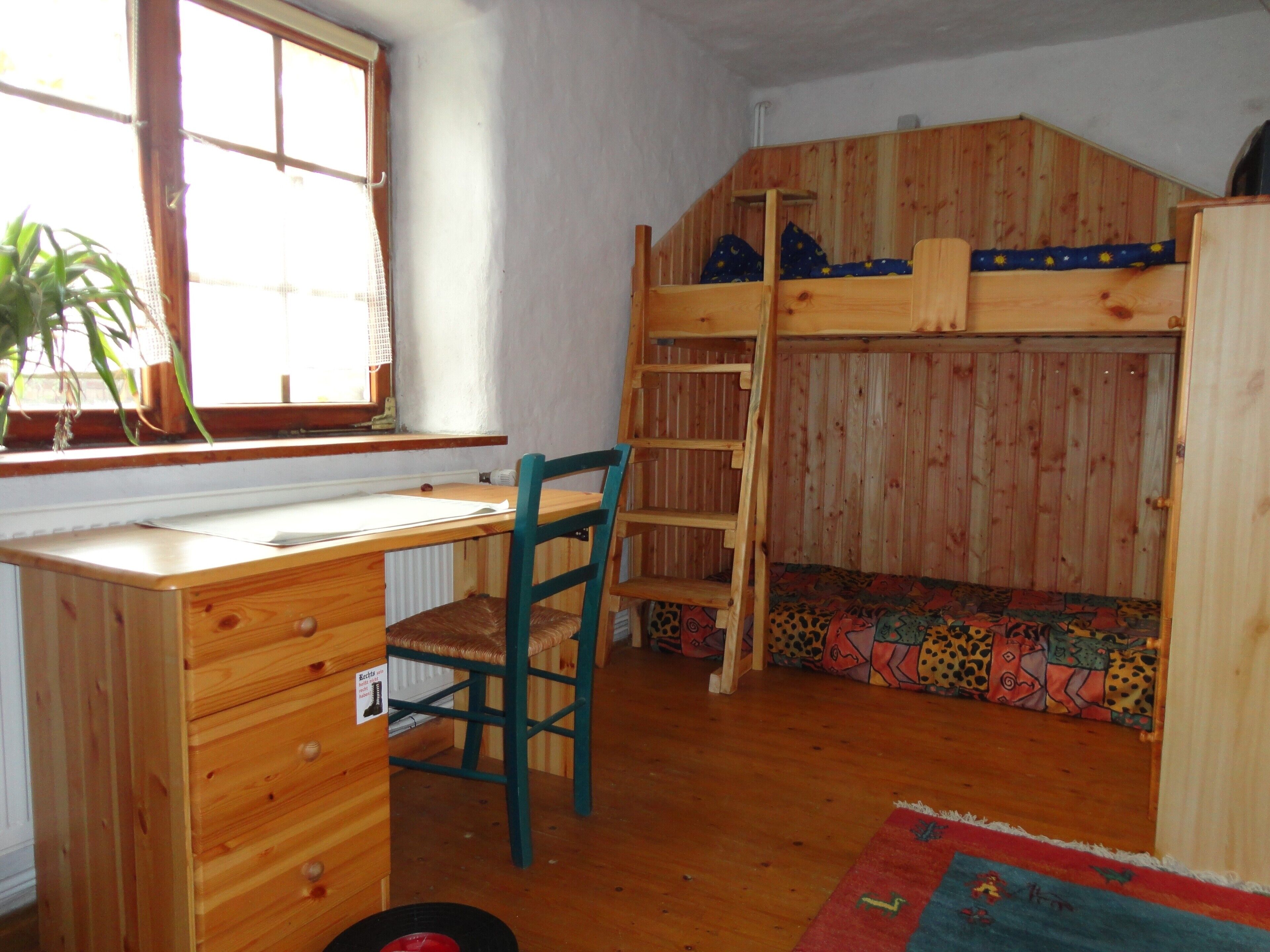 Apartment in a small horse farm - non-riders and pets are welcome!