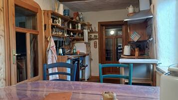 Kühlschrank, Herdplatte, Geschirrspüler