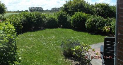The house is only 200 m away behind the dike