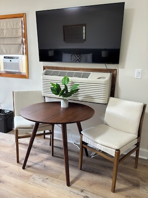 Suite, 2 queensize bedden, niet-roken | 1 slaapkamer, een strijkplank/strijkijzer, gratis wifi, beddengoed