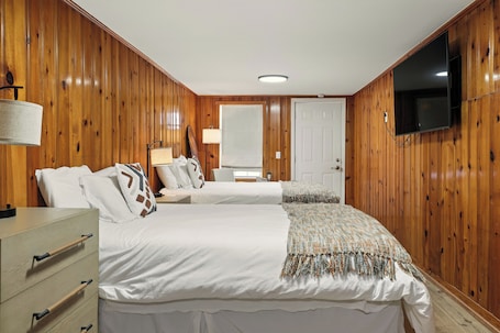 Basic Room, 2 Queen Beds, Non Smoking