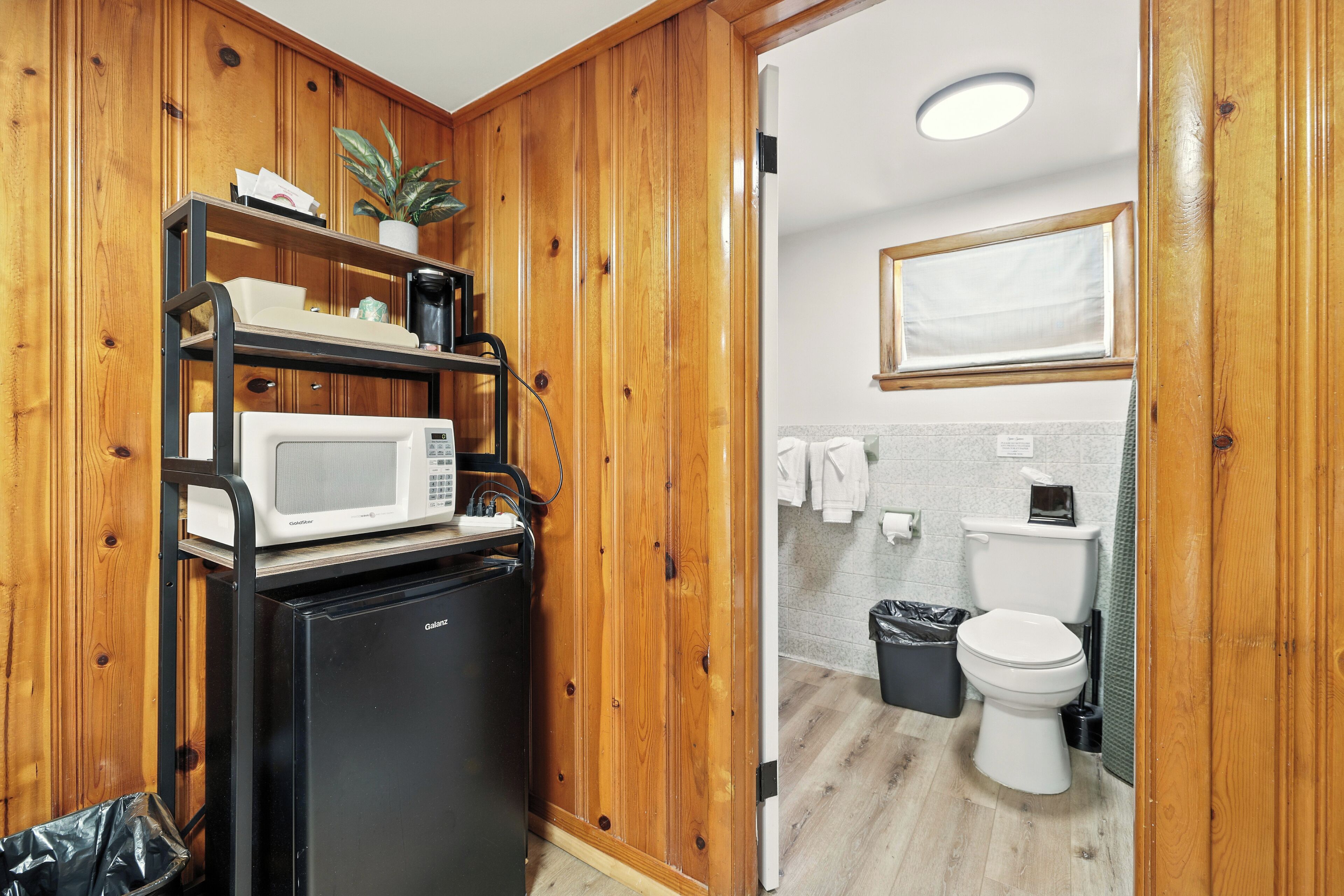 Basic Room, 2 Queen Beds, Non Smoking