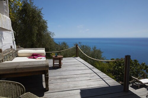 Modernes Traumhaus mit atemberaubendem 180 Grad Blick bis Antibes