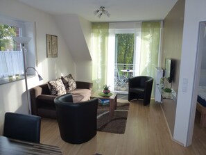 Fernseher, Tischtennisplatte