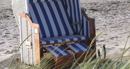 Child and pet friendly, beach-front cottage area