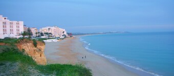 Top maintained and well-equipped apartment located on a gorgeous beach