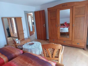 2 habitaciones, tabla de planchar con plancha y wifi gratis 