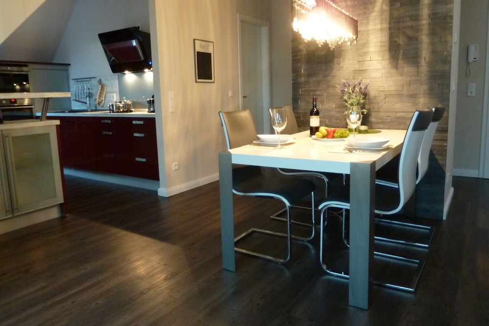 Enjoy the dream location with a sea view and the sound of waves right on the beach. wireless Internet access