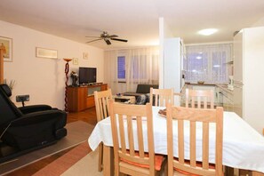 TV - 4 room apartment only 200m from the Mariahilfer Straße (Wien)