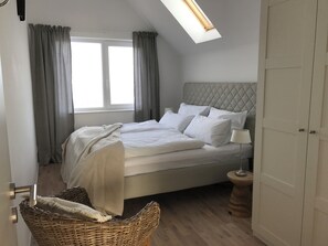 2 soverom, strykejern/-brett, reiseseng for barn og wi-fi (inkludert)