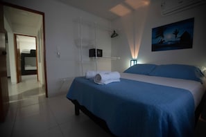 Apartamento familiar | In-room safe, individually furnished, blackout drapes